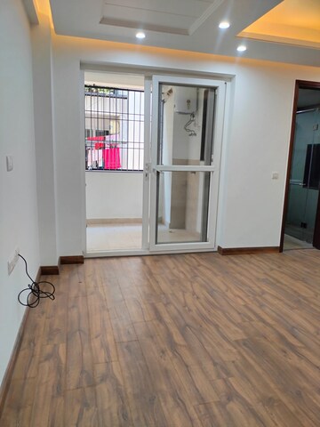 Room in 3.5 BHK Apartment at Saket – for Rent