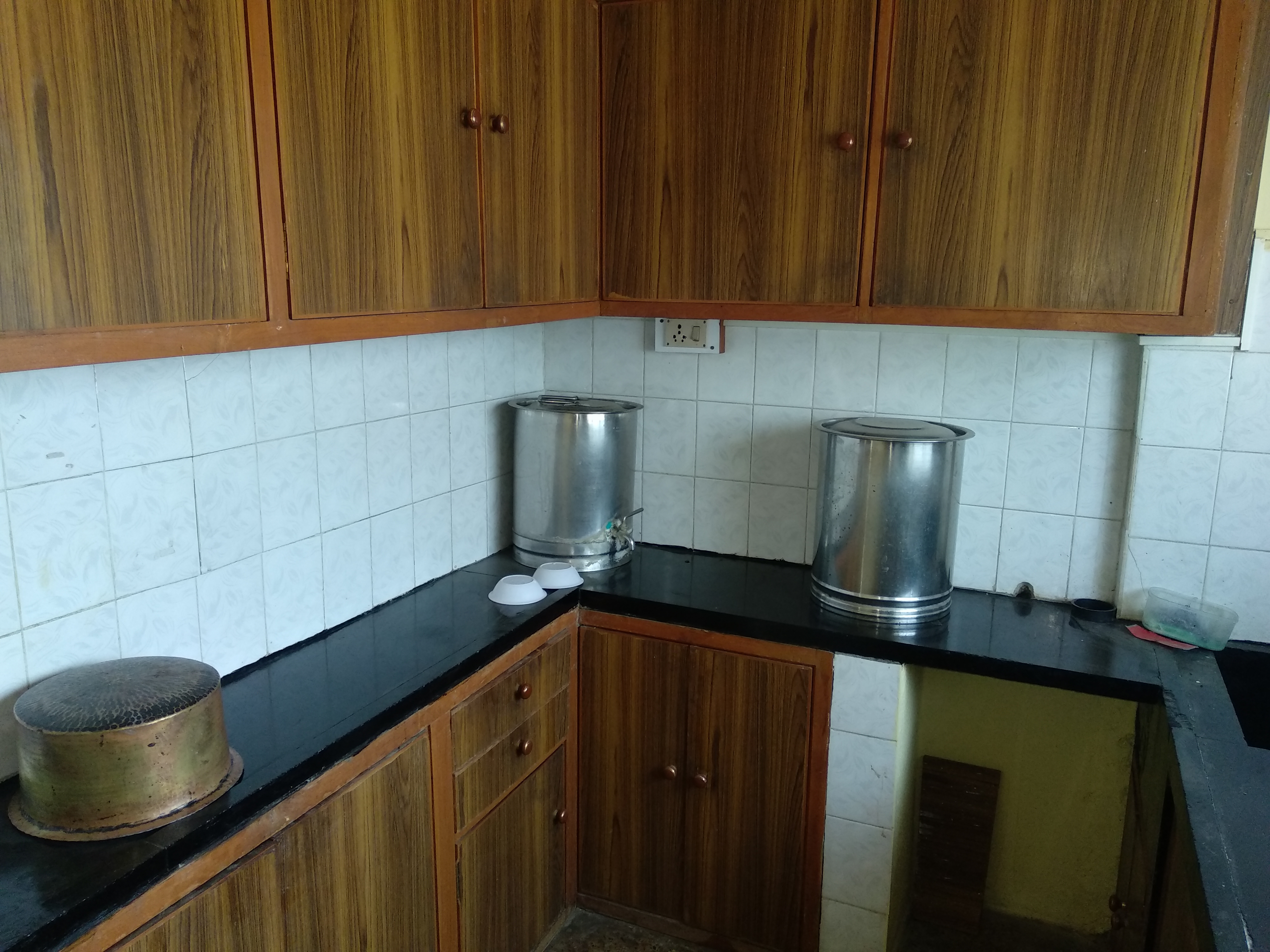 2 BHK + Servant Room Apartment For Rent in Kashyap Apartments