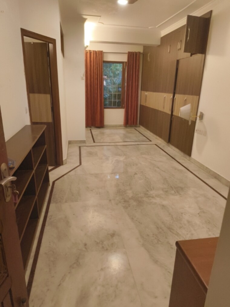 Room, vasant kunj 3.5 Bedroom 2000 Sq.Ft. Apartment In Vasant Kunj Delhi 9108779