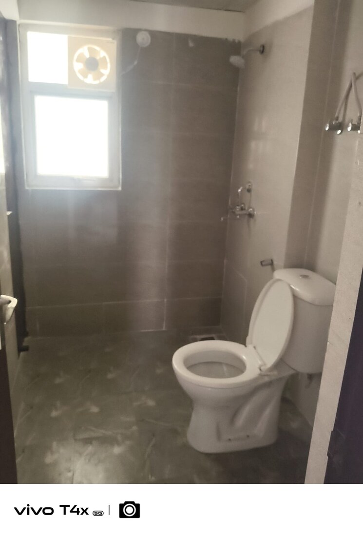 Attached Bathroom, mahagun-mywoods-ii 2 Bedroom 1100 Sq.Ft. Apartment In Sector 16c Greater Noida Greater Noida 9108664