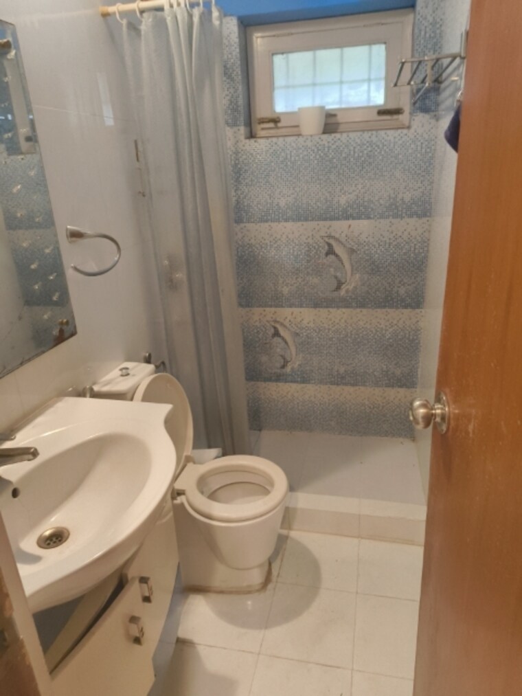 Attached Bathroom, vasant kunj 3.5 Bedroom 2000 Sq.Ft. Apartment In Vasant Kunj Delhi 9108779