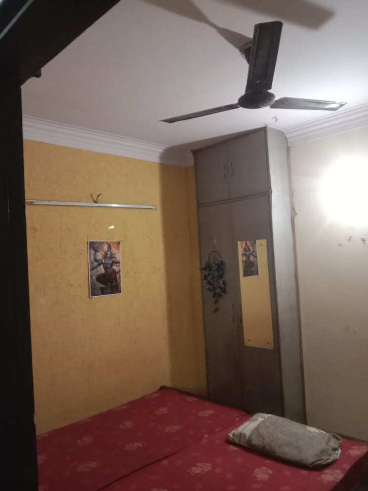 Room, govindpuri 2 Bedroom 65 Sq.Yd. Builder Floor In Govindpuri Delhi 9108708