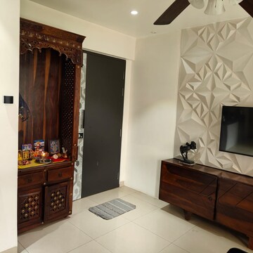 Room in 2 BHK Apartment at Kharadi – for Rent