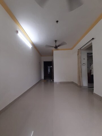 1 RK Apartment For Rent in Malad East