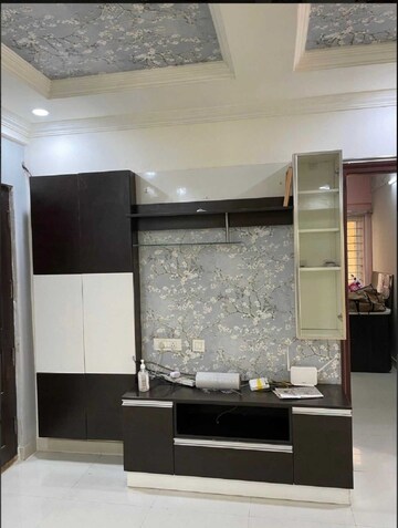 Room in 3 BHK Apartment at Trishala Luxor Apartments, Kondapur – for Rent