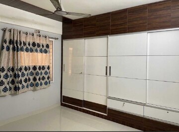 Room in 3 BHK Apartment at Trishala Luxor Apartments, Kondapur – for Rent