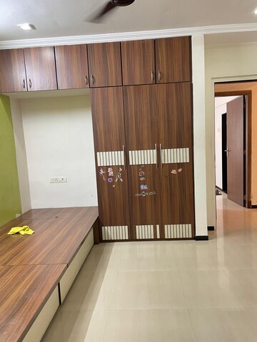 2 BHK Apartment For Rent in Green Meadows Bluilding 2 Chs Ltd, Kandivali East