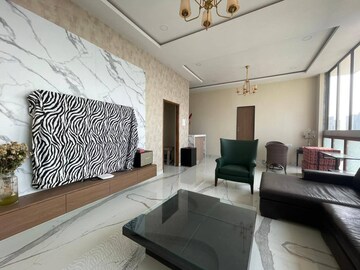 Team Area in 3 BHK Apartment at Andheri West – for Rent