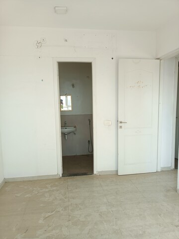 Room in 2 BHK Apartment at Rakshak Nagar Gold, Kharadi – for Rent