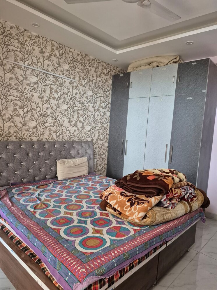 Bedroom, pir machalla 3 Bedroom 2200 Sq.Ft. Apartment In Pir Machalla Zirakpur 9108845