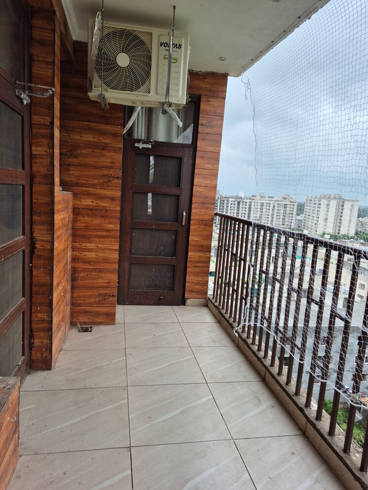 Balcony, pir machalla 3 Bedroom 2200 Sq.Ft. Apartment In Pir Machalla Zirakpur 9108845