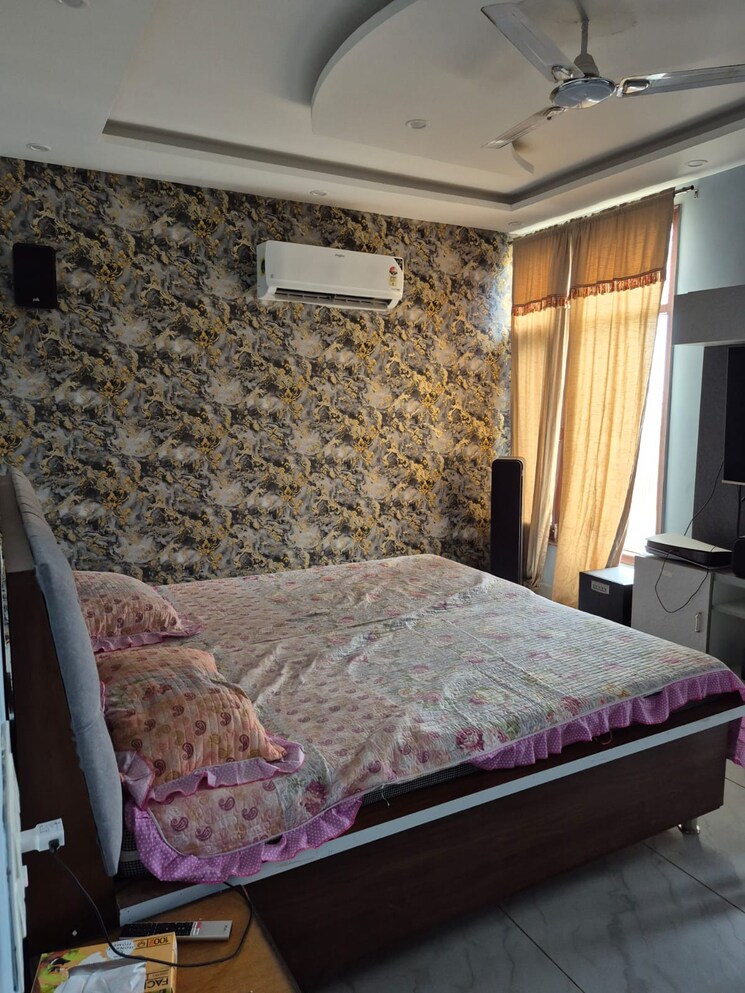 Bedroom, pir machalla 3 Bedroom 2200 Sq.Ft. Apartment In Pir Machalla Zirakpur 9108845