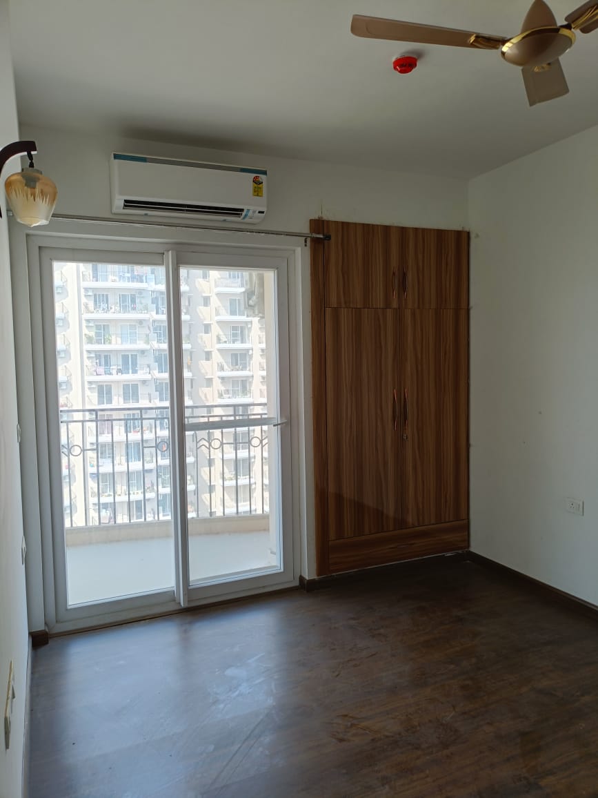 3 BHK + Servant Room Apartment For Rent in ATS Nobility