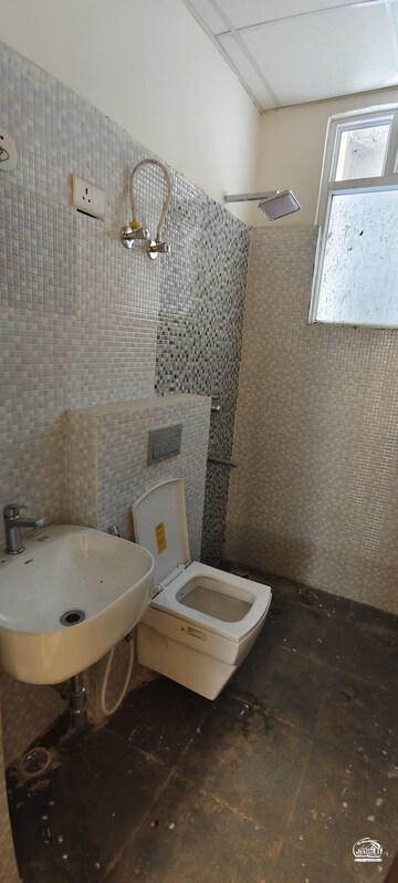 Bathroom in 2 BHK Builder Floor at Sector 30 – for Rent
