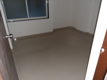 Room in 2 BHK Apartment at Akshay Floria, Anand Nagar – for Rent