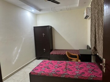 Bedroom in 6 BHK Villa at Gomti Nagar – for Rent