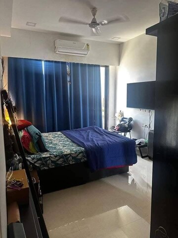 Bedroom in 2 BHK Apartment at Andheri West – for Rent
