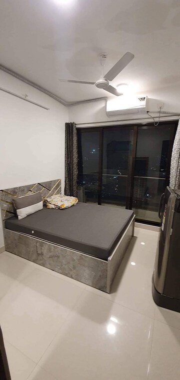 Bedroom in 2 BHK Apartment at Andheri West – for Rent