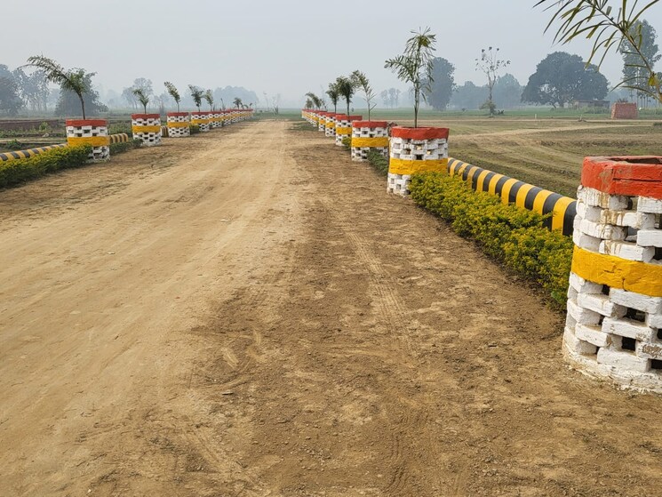  Parking, medical college road  112 Sq.Yd. Plot In Medical College Road Gorakhpur 9108921