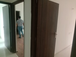 Building Lobby in 3 BHK Builder Floor at Ambika Florence Park, North Mullanpur – for Sale