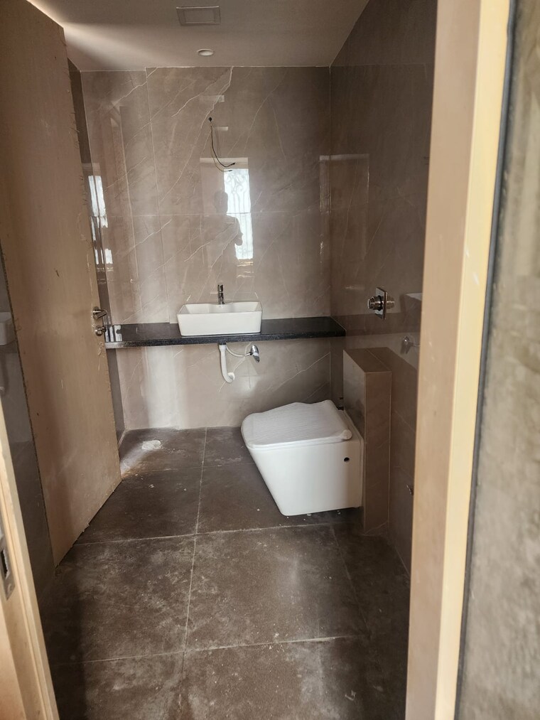 Bathroom, satra-rehana-heights-chs 2 Bedroom 888 Sq.Ft. Apartment In Santacruz West Mumbai 9108929