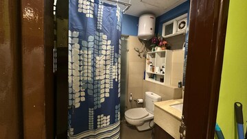 Bathroom in 3.5 BHK Builder Floor at Emaar The Palm Drive-Palm Studios, Sector 66 – for Sale