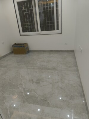 Room in 4 BHK Apartment at Vasant Kunj – for Sale