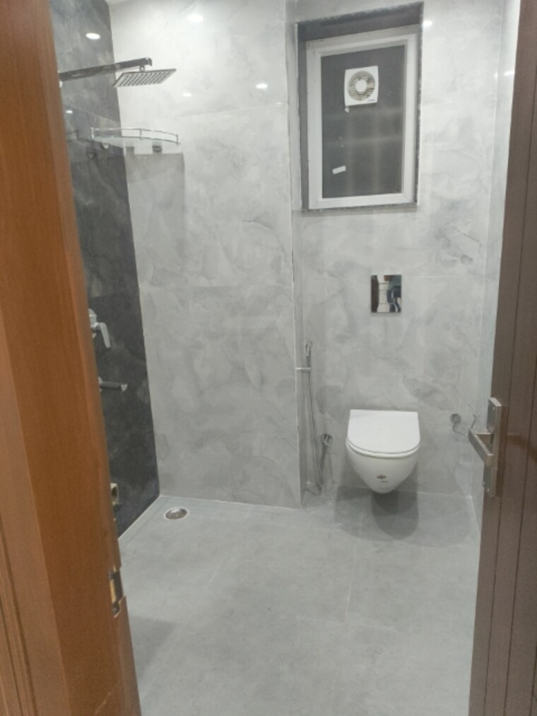 Bathroom, vasant kunj 4 Bedroom 2500 Sq.Ft. Apartment In Vasant Kunj Delhi 9109069