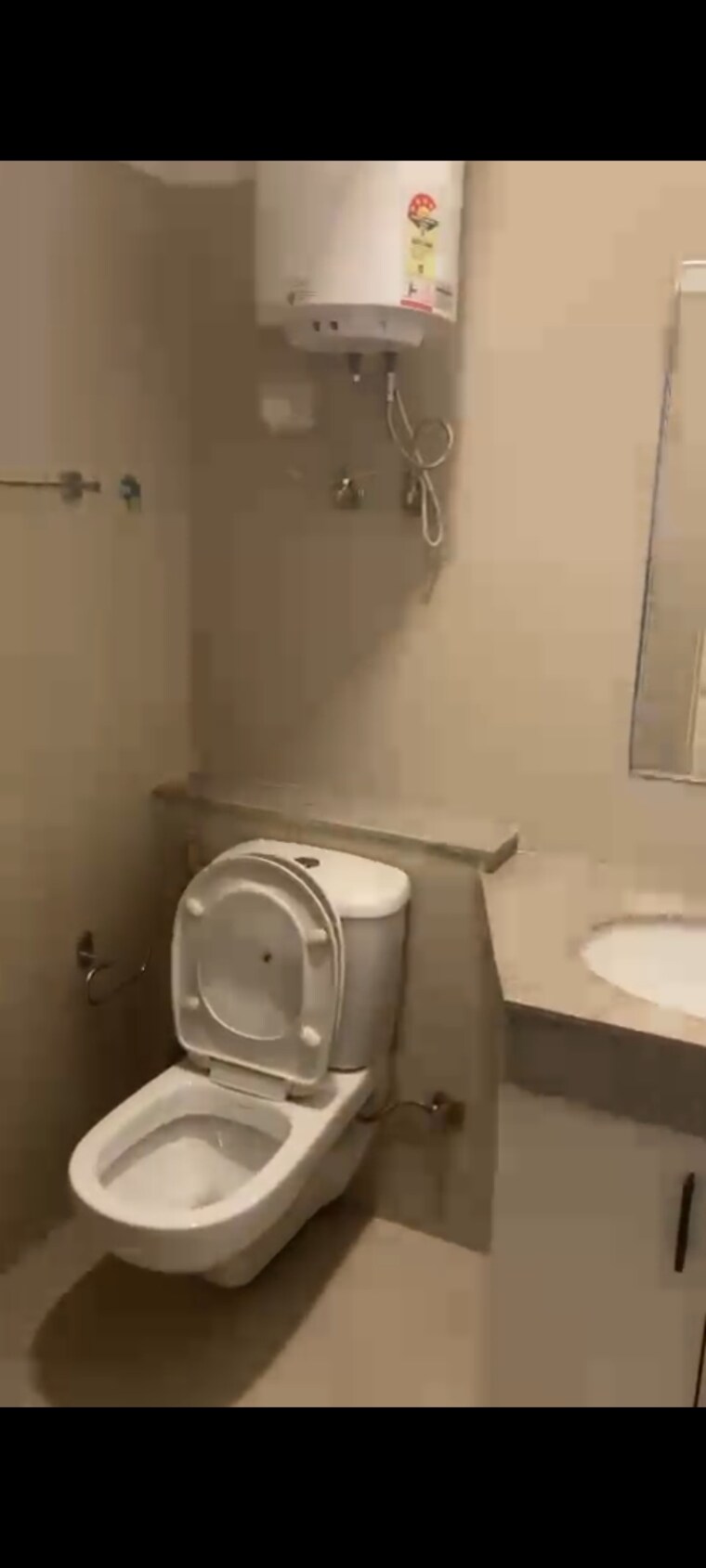 Bathroom, emaar-gurgaon-greens 3 Bedroom 1650 Sq.Ft. Apartment In Sector 102 Gurgaon 9108987