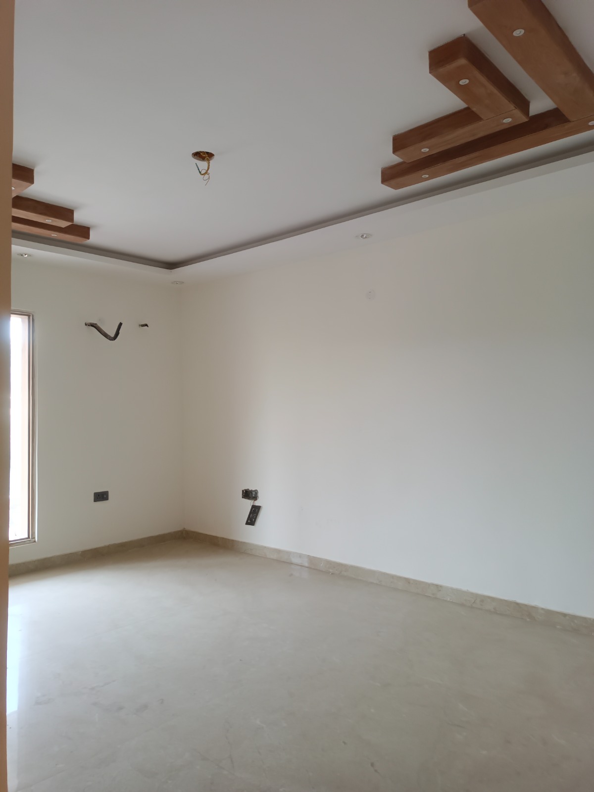 3 BHK + Pooja Room,Servant Room,Study Room,Extra Room Builder Floor For Sale in Green Fields Colony