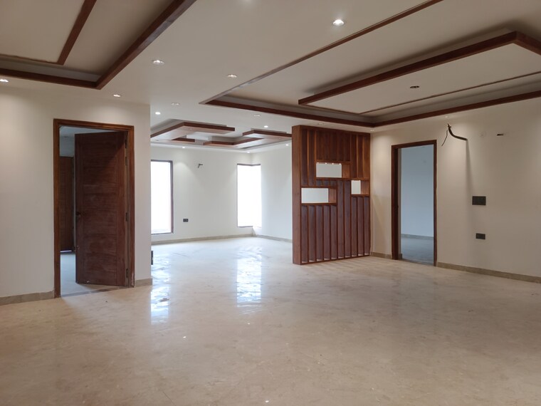 Room, green fields colony 3 Bedroom 1800 Sq.Ft. Builder Floor In Green Fields Colony Faridabad 9108990