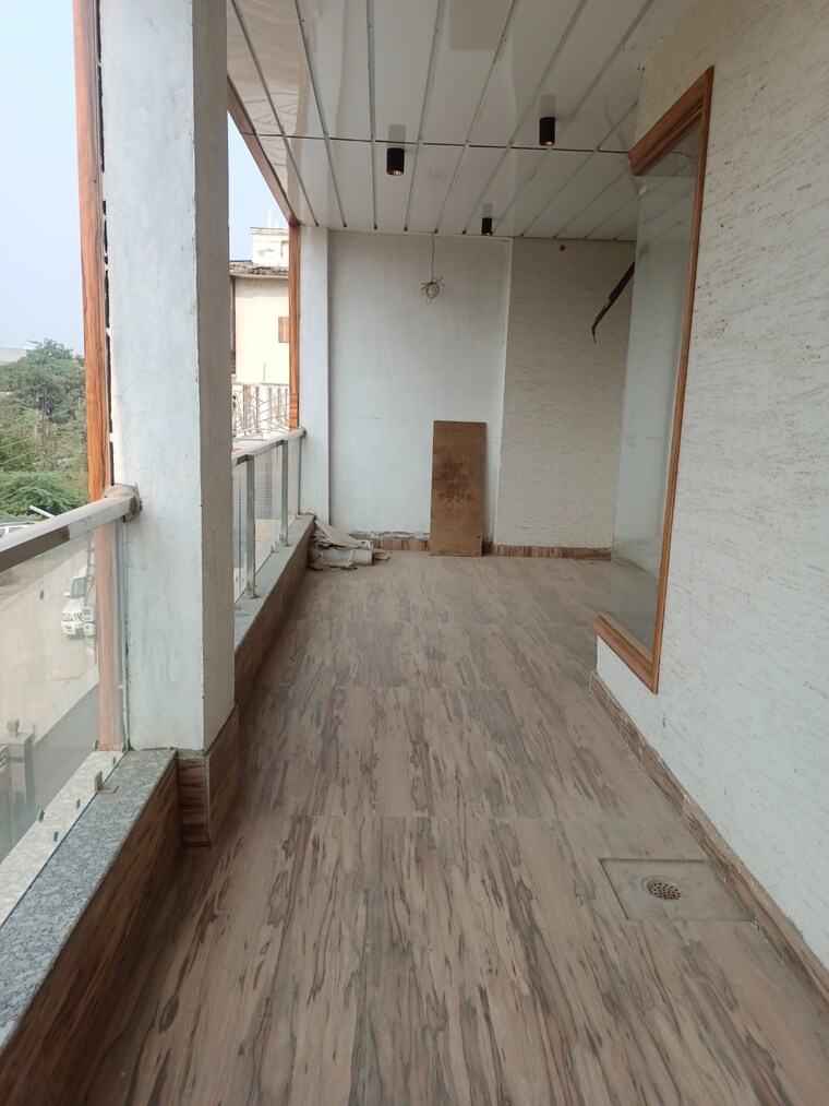 Balcony, green fields colony 3 Bedroom 1800 Sq.Ft. Builder Floor In Green Fields Colony Faridabad 9108990