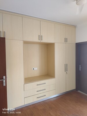 Room in 3 BHK Apartment at Bestech Park View City 2, Sector 49 – for Sale