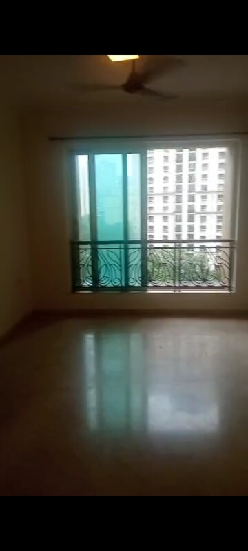 Room in 2 BHK Apartment at Hiranandani Meadows, Manpada – for Rent