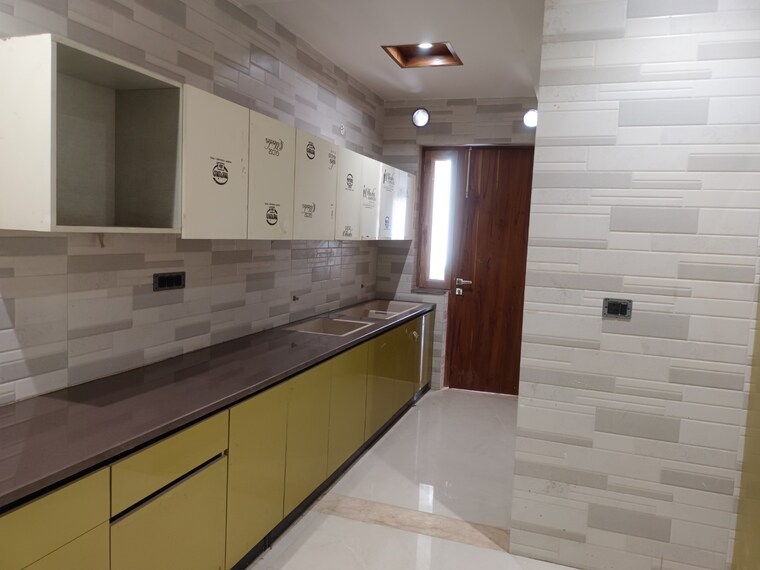Kitchen, green fields colony 3 Bedroom 1800 Sq.Ft. Builder Floor In Green Fields Colony Faridabad 9109012