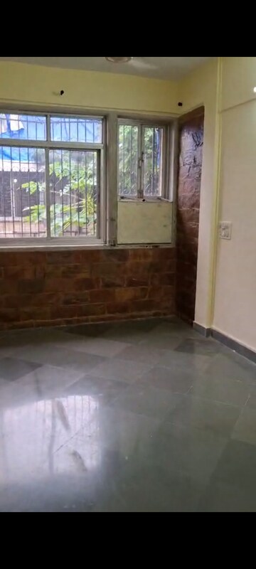 Room in 1 BHK Apartment at Vile Parle East – for Rent