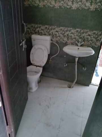 Team Area in 2 BHK Apartment at Amethi – for Rent