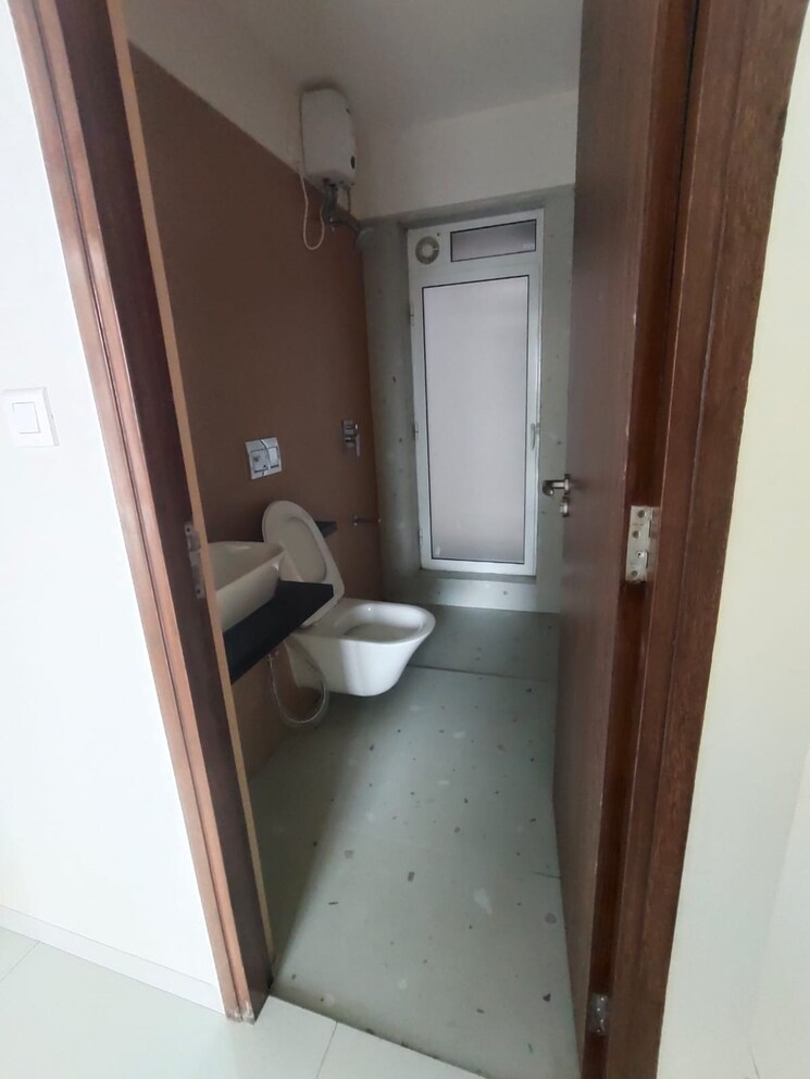 Bathroom, bm-satyam-solaris 3 Bedroom 1300 Sq.Ft. Apartment In Deonar Mumbai 9109018