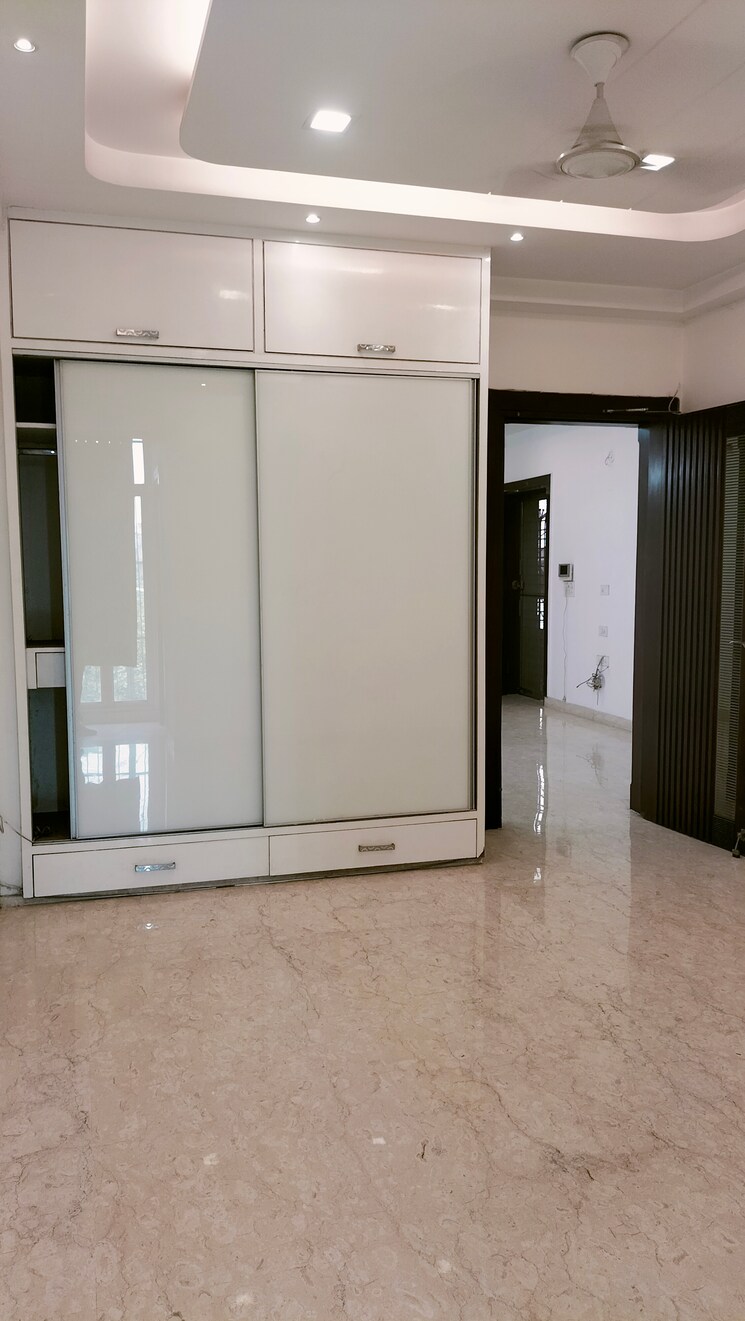 undefined, pitampura 3 Bedroom 2024 Sq.Ft. Builder Floor In Pitampura Delhi 9109025