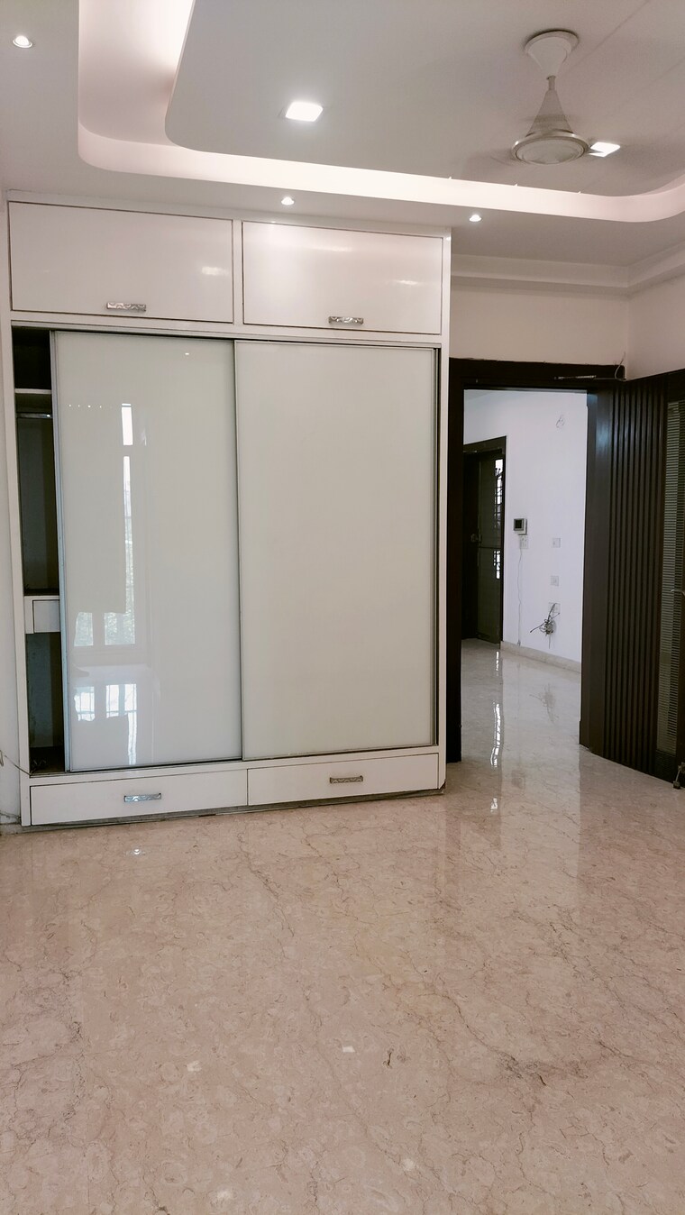 undefined, pitampura 3 Bedroom 2024 Sq.Ft. Builder Floor In Pitampura Delhi 9109025