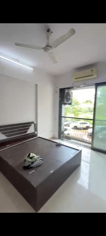 Bedroom in 2 BHK Apartment at Platinum Heights Mumbai, Andheri West – for Rent