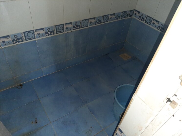 Bathroom, radhakrishna-township 1 Bedroom 600 Sq.Ft. Apartment In Sinhagad Road Pune 9109032
