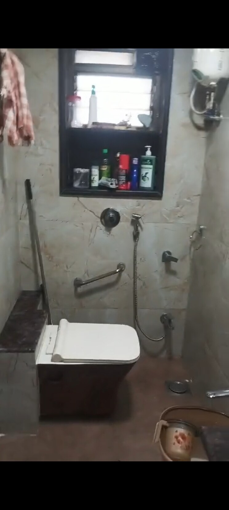 Bathroom, shree-laxmi-basera-apartments 2 Bedroom 600 Sq.Ft. Apartment In Mazgaon Mumbai 9109201