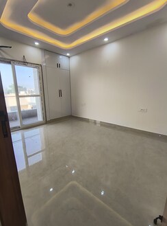3 BHK + Pooja Room,Servant Room,Study Room,Extra Room Builder Floor For Sale in Green Fields Colony