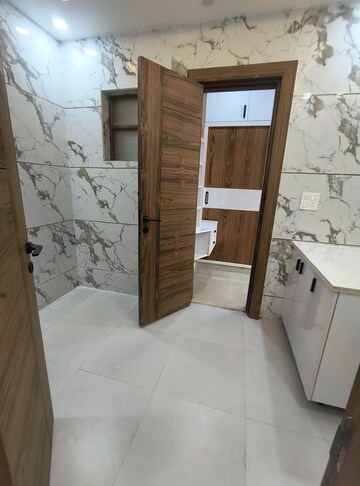 Kitchen in 3 BHK Builder Floor at Green Fields Colony – for Sale
