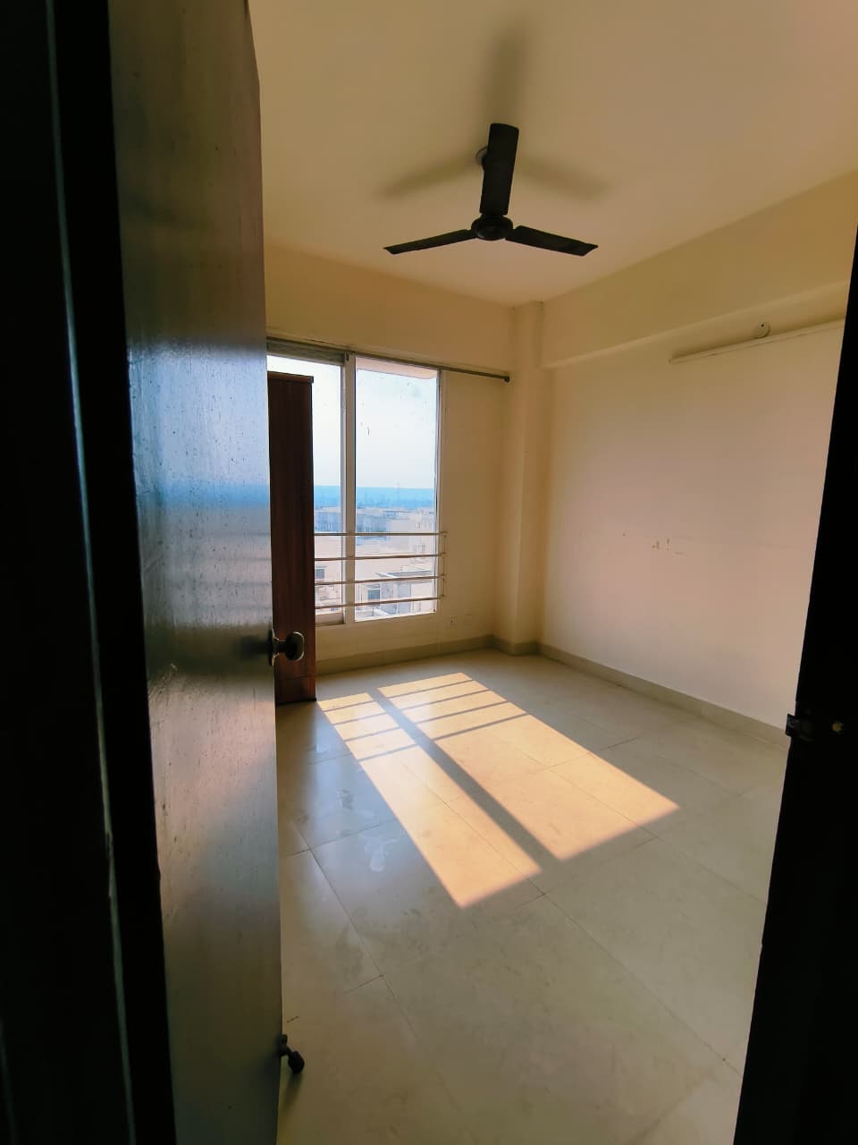2.5 BHK + Study Room Apartment For Rent in Signature The Serenas