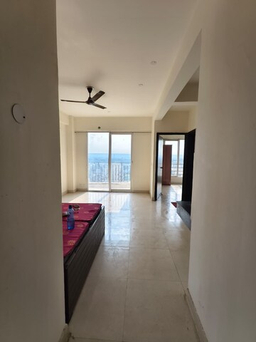 Room in 2.5 BHK Apartment at Signature The Serenas, Sohna Sector 36 – for Rent
