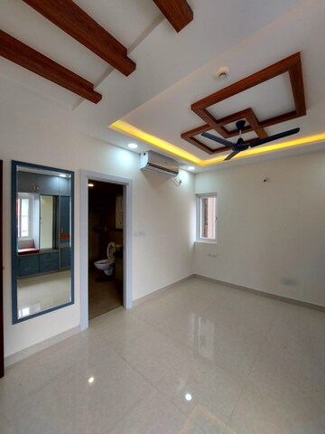 Room in 2 BHK Apartment at Prestige High Fields, Gachibowli – for Rent