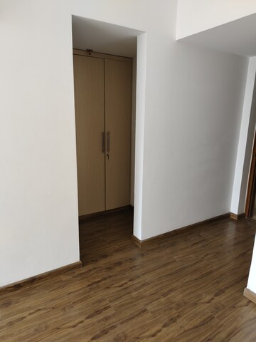 Room in 4 BHK Apartment at Abw La Lagune, Sector 54 – for Rent