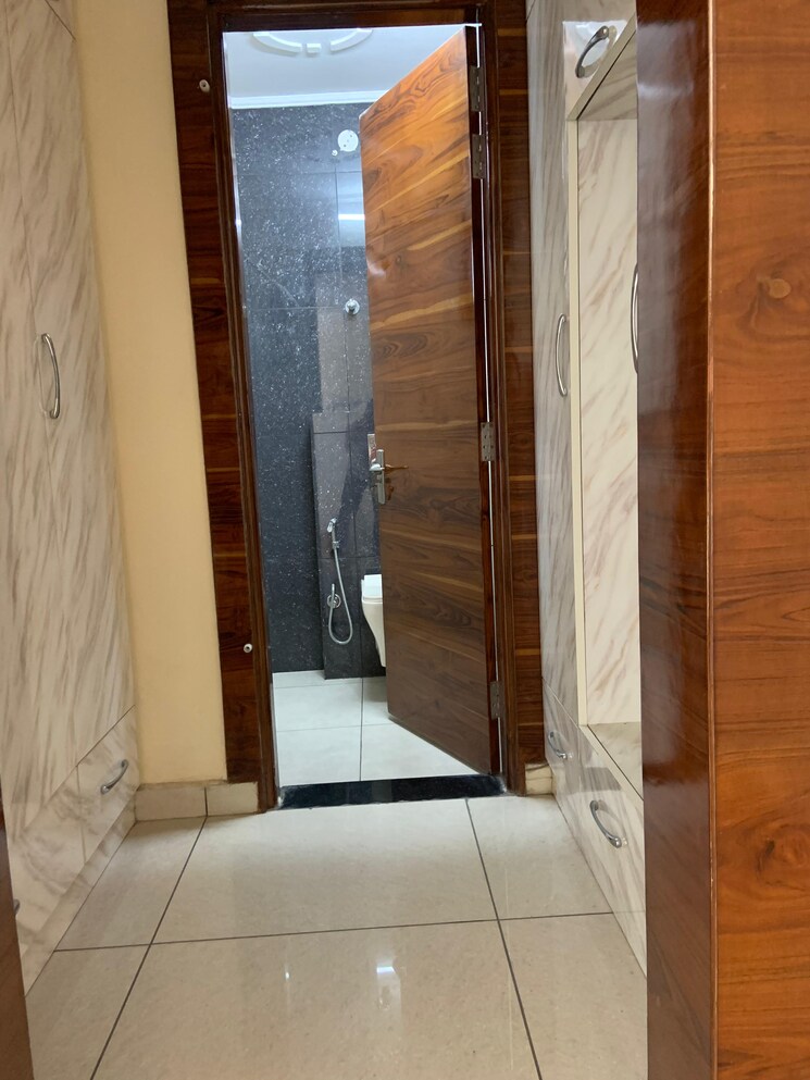 Bathroom, sector 23 dwarka 4 Bedroom 2100 Sq.Ft. Builder Floor In Sector 23 Dwarka Delhi 9109174